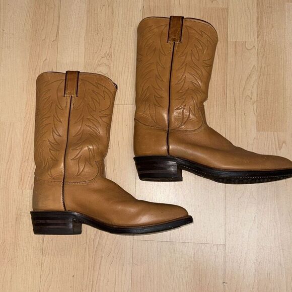 NWOB JUSTIN Western TAN Cowboy Boots Size 10.5
